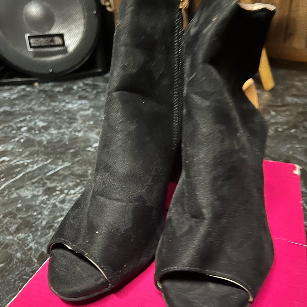 Black shoe boots only wore once